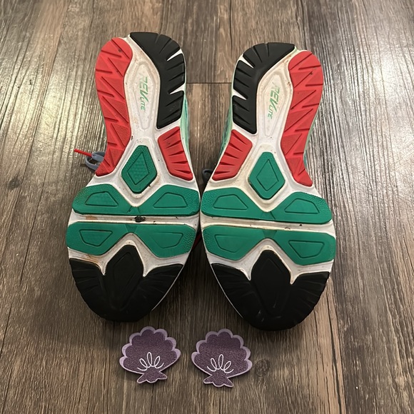 RunDisney Little Mermaid 2016 New Balance Vazee - Picture 3 of 7
